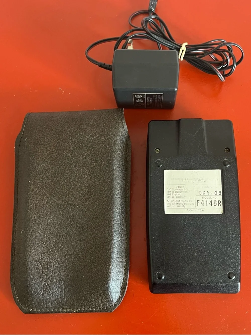 Commodore Vintage 1976 Electronic Calculator/original case/charger. Works great - Picture 3 of 8